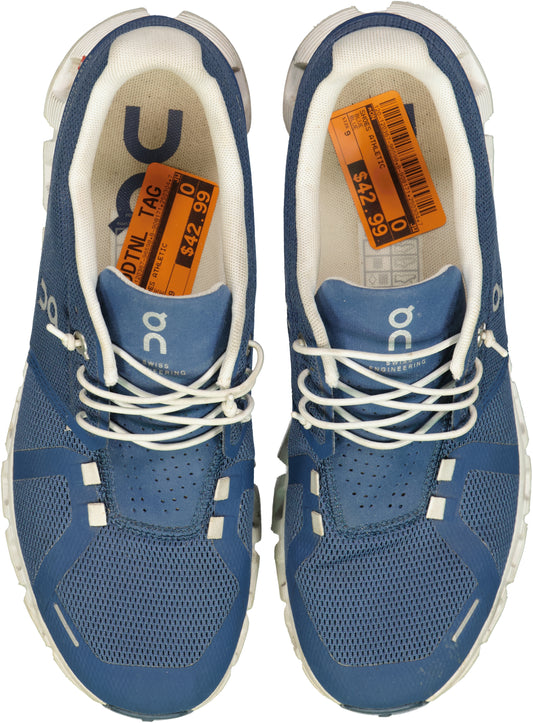 ON ATHLETIC SHOES Size 9