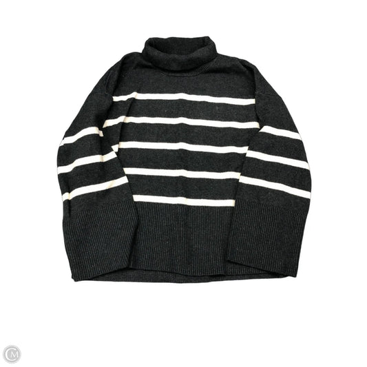 Sweater By Banana Republic In Grey, Size: M