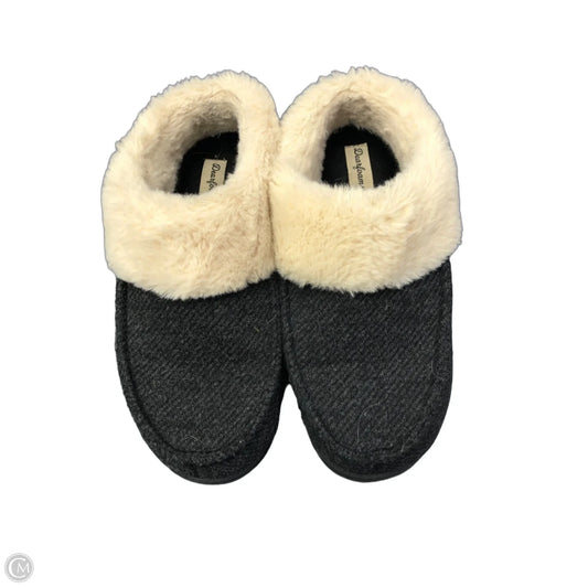Shoes Flats By Clothes Mentor In Grey, Size: 9