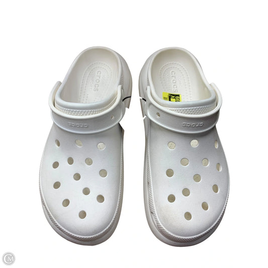 Shoes Sneakers Platform By Crocs In White, Size: 11