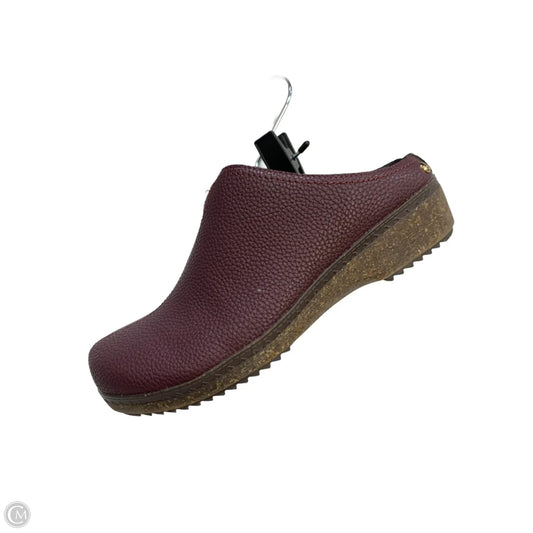 Shoes Flats By Clothes Mentor In Maroon, Size: 8