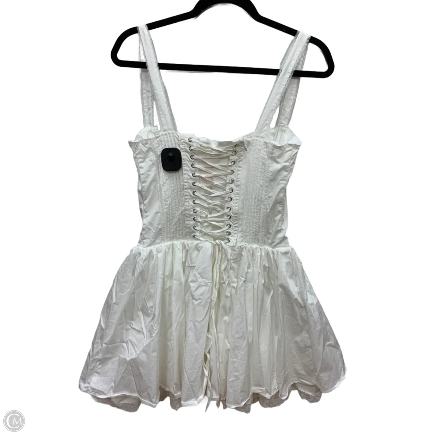 Dress Casual Short By Clothes Mentor In White, Size: L