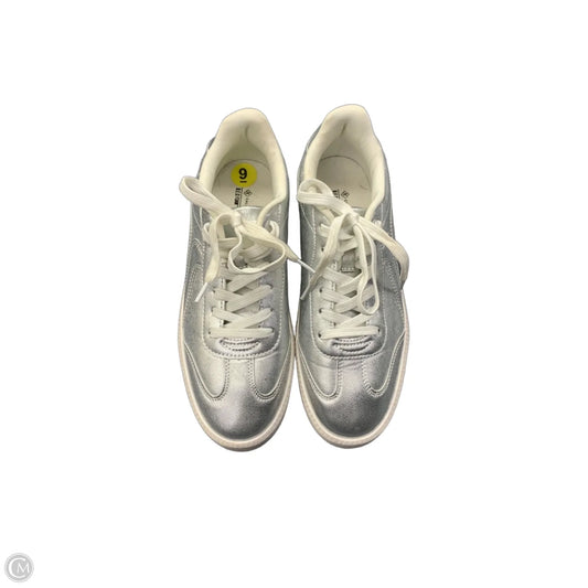 Shoes Sneakers By Call It Spring In Silver, Size: 9