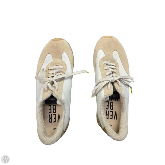 Shoes Sneakers By Clothes Mentor In Tan & White, Size: 10