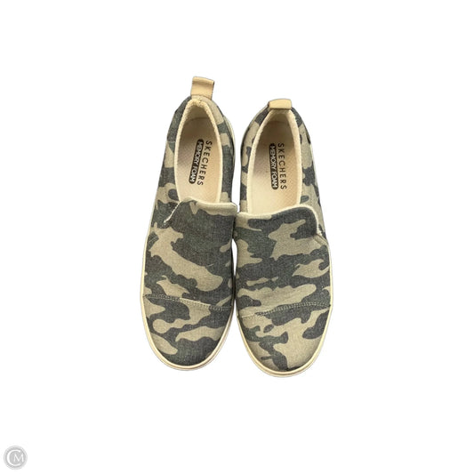 Shoes Flats By Skechers In Camouflage Print, Size: 9