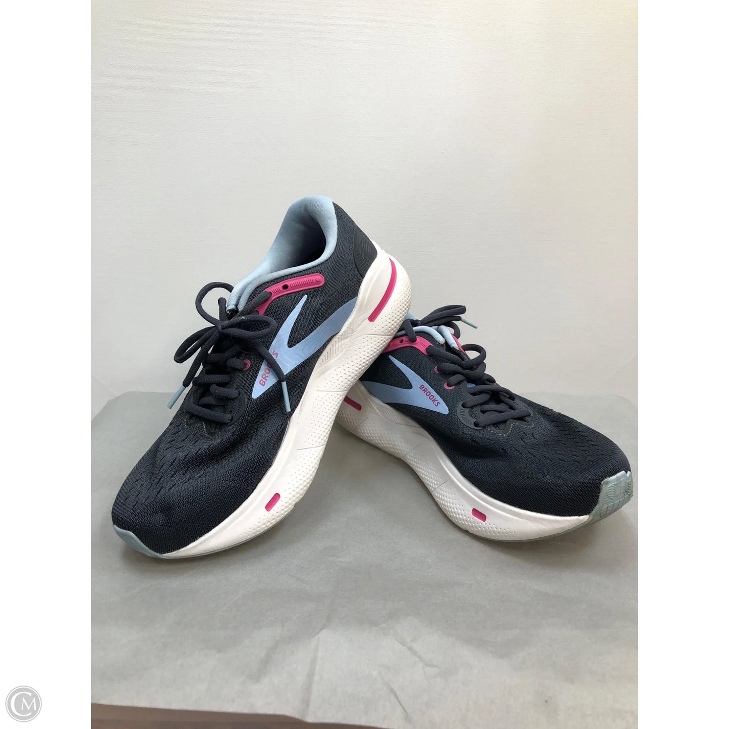 Shoes Athletic By Brooks In Navy, Size: 8