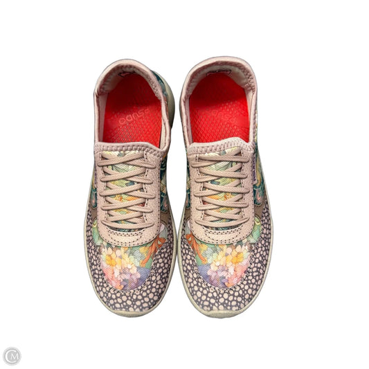 Shoes Flats By Clothes Mentor In Multi-colored, Size: 8