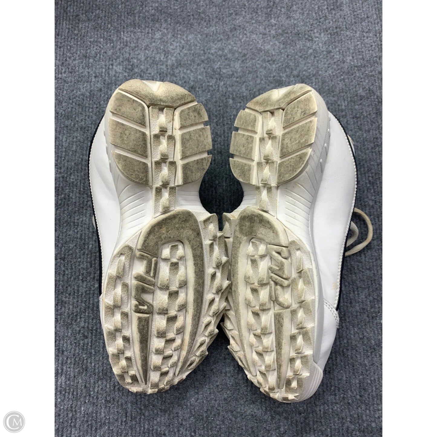 Shoes Athletic By Fila In White, Size: 8.5