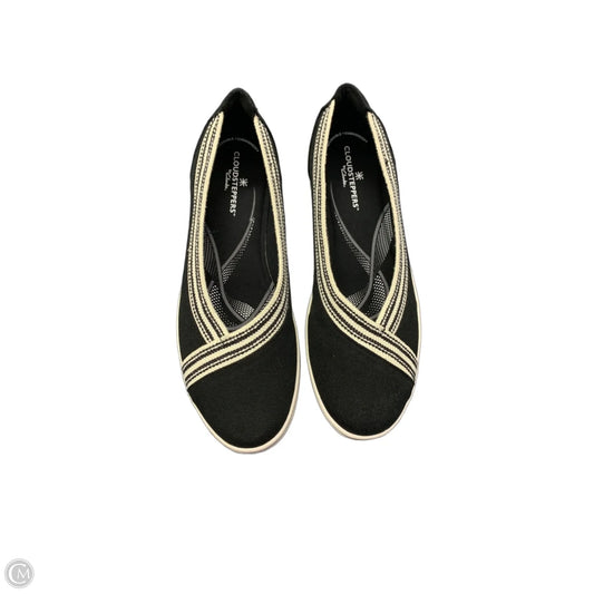 Shoes Flats By Clarks In Black & White, Size: 9.5