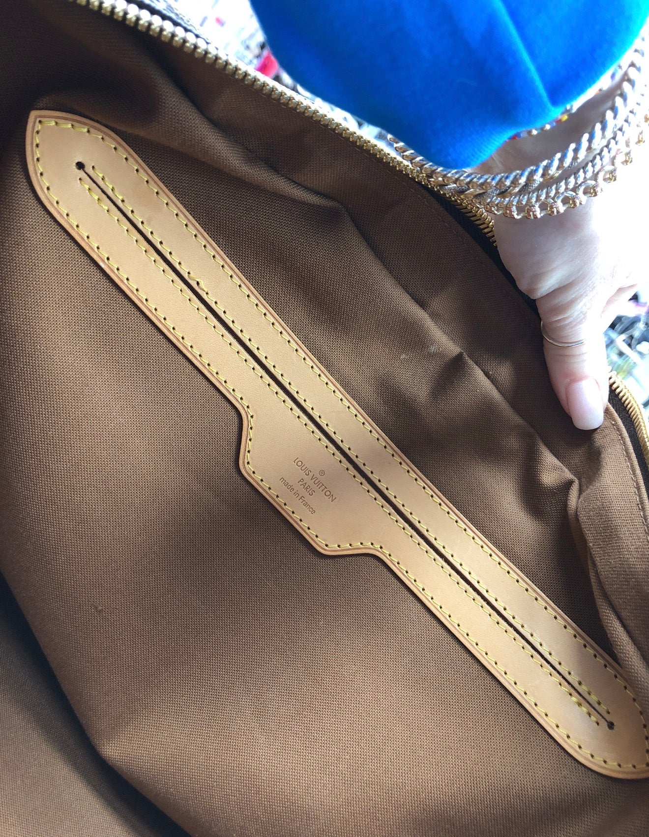 Handbag Luxury Designer By Louis Vuitton, Size: Large